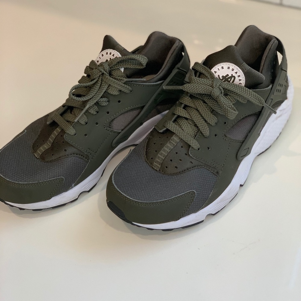 Nike Green Huaraches
